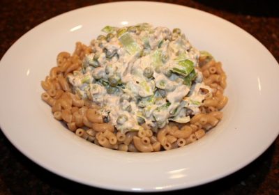 Pasta met romige saus met tonijn en doperwten; recept; recepten; hoofdgerecht; hoofdgerechten; pasta; macaroni; tonijn; doperwten; roomkaas; monchou