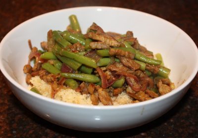 Couscous met shoarma en sperziebonen, recept; recepten; hoofdgerecht; hoofdgerechten; shoarma; couscous; sperziebonen; snel klaar;
