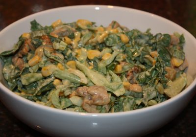 Andijvie maaltijdsalade met kip en abrikozen; recept; recepten; hoofdgerecht; hoofdgerechten; maaltijdsalade; salade; andijvie; mais; cashewnoot; cashewnoten; kip; kipfilet; kerrie