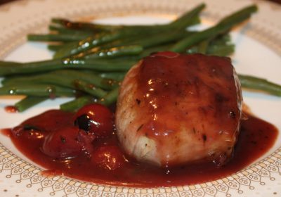Varkenshaas met kriekenbiersaus en kersen; recept; recepten; hoofdgerecht; hoofdgerechten; varkenshaas; kriekenbier; kersen;
