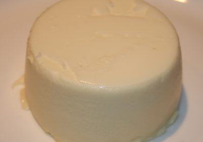 Panna cotta; recept; recepten; nagerecht; nagerechten; toetje; toetjes; dessert; desserts; Italiaans; pudding; roompudding; slagroom; poedersuiker; suiker; vanille; gelatine; zelfgemaakt; koken