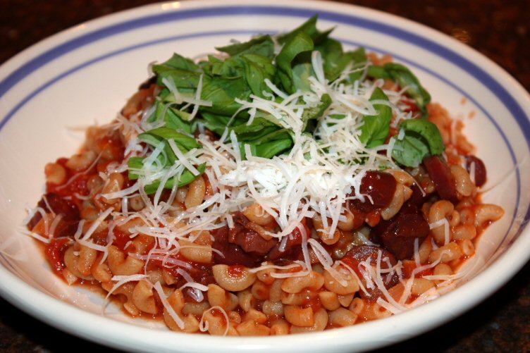 Vegetarische Pasta Met Tomaten En Olijven Recept