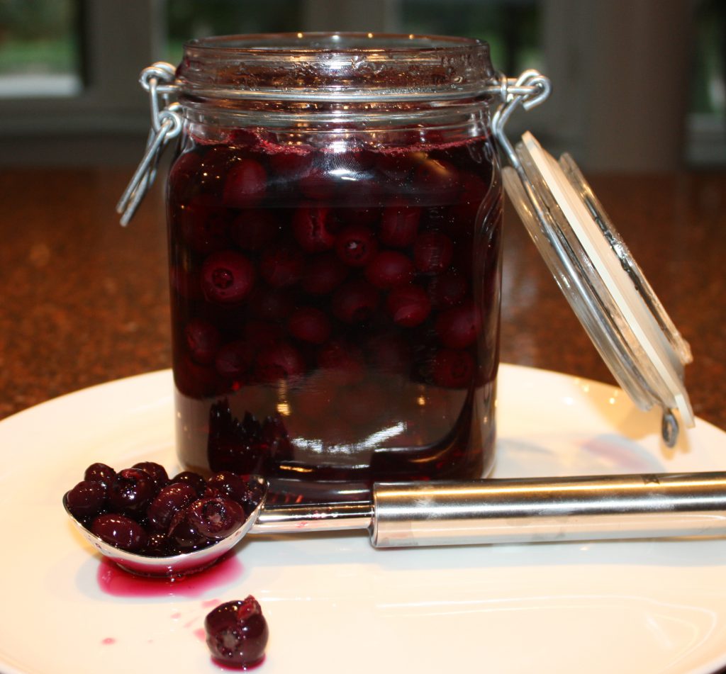 Bosbessen inmaken met suikersiroop; recept; recepten; inmaak; inmaken; wecken; weckpot; bosbes; bosbessen; blauwe bes; blauwe bessen;